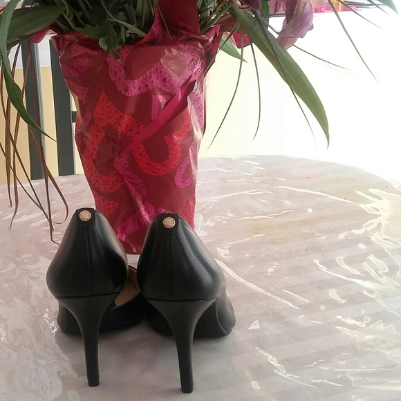 Shoes - Picture 3 of 4